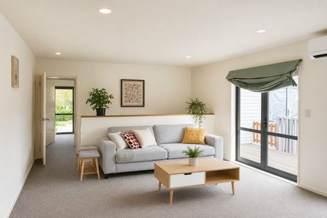 Photo of property in 9 William Hadlow Place, Hatfields Beach, Orewa, 0931