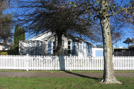 Photo of property in 30 Catlins Crescent, Milson, Palmerston North, 4414