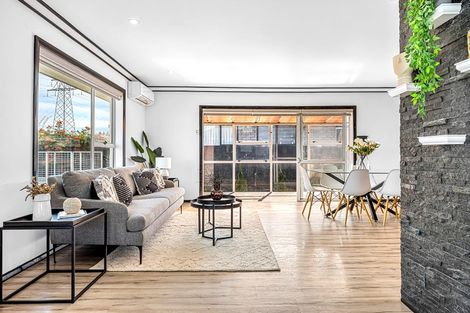 Photo of property in 15 Boston Avenue, Hornby, Christchurch, 8042