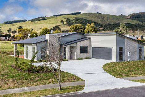 Photo of property in 111 Kenrigg Road, Kinloch, Taupo, 3377