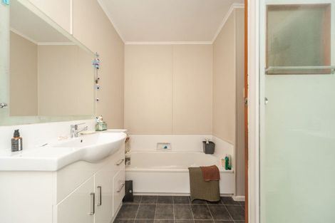 Photo of property in 3 Foyle Street, Island Bay, Wellington, 6023