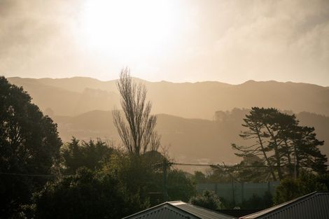 Photo of property in 24 Mahoe Street, Tawa, Wellington, 5028