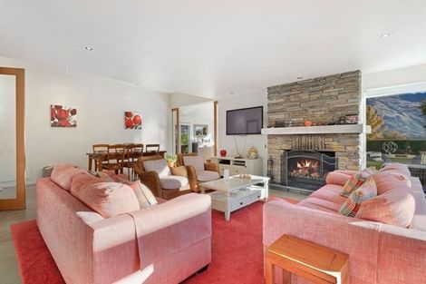 Photo of property in 166 Beacon Point Road, Wanaka, 9305