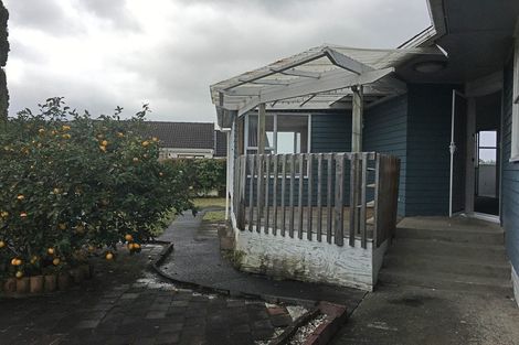 Photo of property in 169 Hobsonville Road, West Harbour, Auckland, 0618