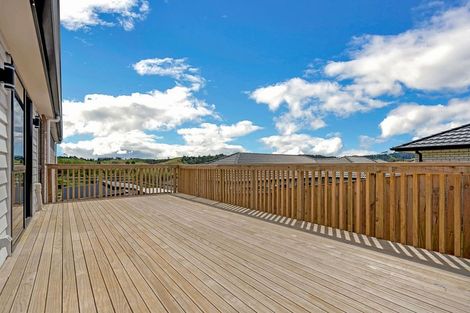 Photo of property in 32 Leathem Crescent, Pokeno, 2402