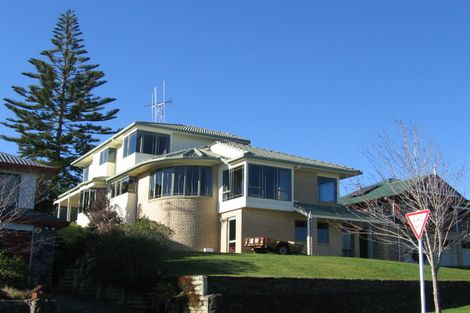Photo of property in 2 Tironui Terrace, Western Heights, Hamilton, 3200