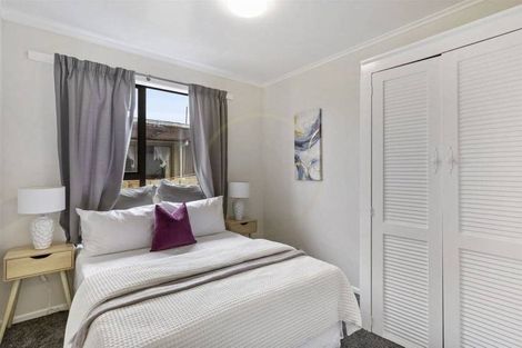 Photo of property in 14 Clayton Road, Manurewa, Auckland, 2102