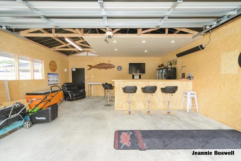 Photo of property in 12 Freedom Drive, Kelvin Grove, Palmerston North, 4414