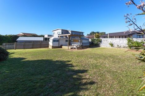 Photo of property in 14 Moray Place, Whiritoa, Whangamata, 3691