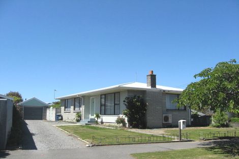 Photo of property in 4 Dymock Place, Bishopdale, Christchurch, 8053