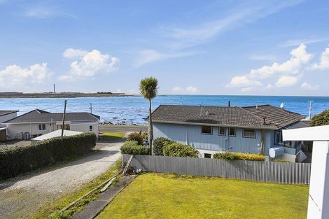 Photo of property in 108 Marine Parade, Bluff, 9814
