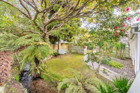 Photo of property in 84 Pinehaven Road, Pinehaven, Upper Hutt, 5019
