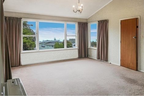 Photo of property in 231 Dowse Drive, Maungaraki, Lower Hutt, 5010
