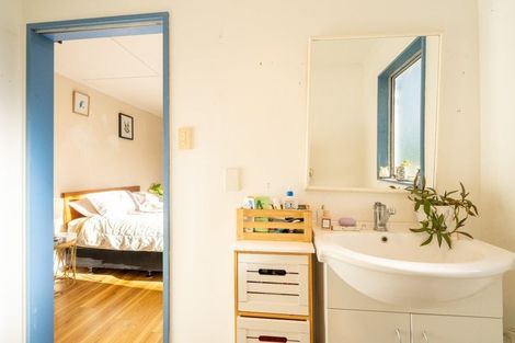 Photo of property in 37 Shamrock Street, Takaro, Palmerston North, 4412