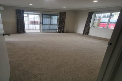 Photo of property in 4/8 Village Place, Tuakau, 2121