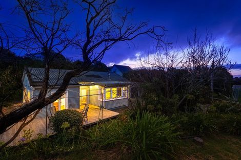 Photo of property in 24 Queens Road, Waikanae Beach, Waikanae, 5036