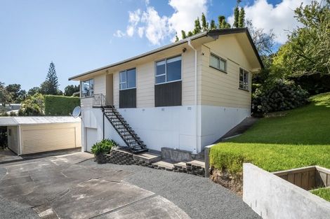 Photo of property in 50 Awaruku Road, Torbay, Auckland, 0630