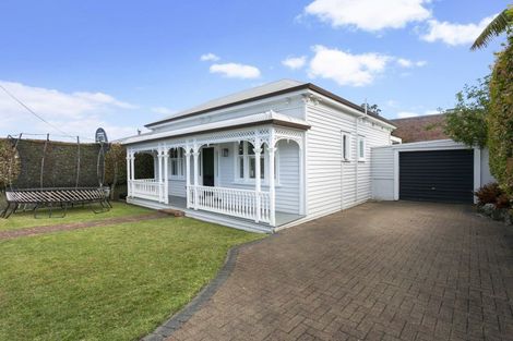 Photo of property in 2 Kawerau Avenue, Devonport, Auckland, 0624