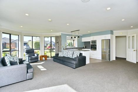 Photo of property in 17 Mounter Avenue, Northwood, Christchurch, 8051