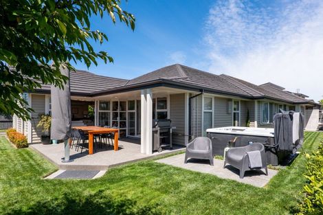 Photo of property in 42 Westpark Drive, Burnside, Christchurch, 8053