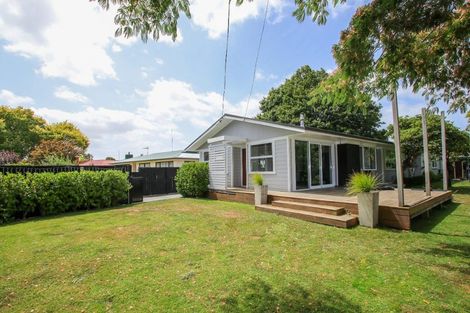 Photo of property in 28 Pulham Crescent, Queenwood, Hamilton, 3210