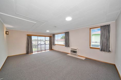 Photo of property in 8 Bone Crescent, Hawera, 4610