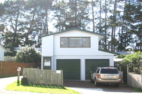 Photo of property in 2/20 Applewood Drive, Henderson, Auckland, 0612