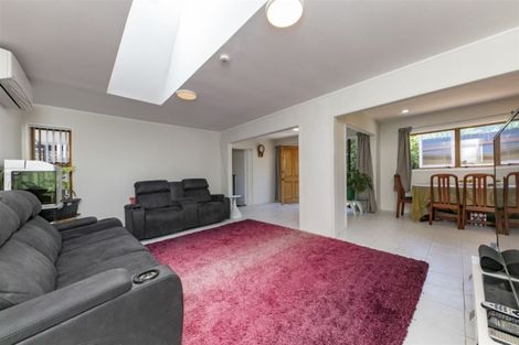 Photo of property in 1/69 Glencoe Road, Browns Bay, Auckland, 0630
