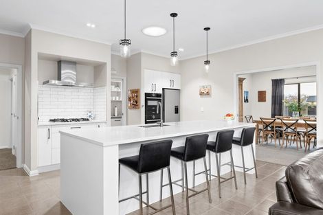 Photo of property in 52 Wiltshire Drive, Huntington, Hamilton, 3210