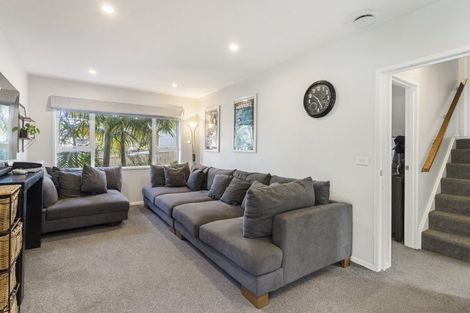 Photo of property in 23 Helleur Road, Massey, Auckland, 0614