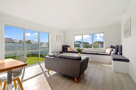 Photo of property in 76 Stace Hopper Drive, One Tree Point, 0118