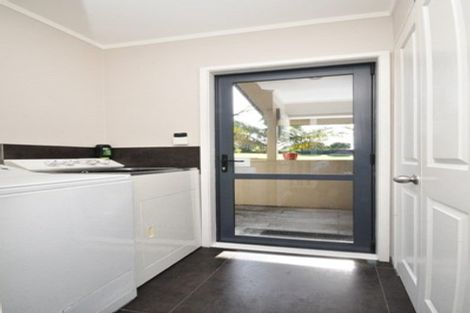 Photo of property in 182 Whangaparaoa Road, Red Beach, 0932