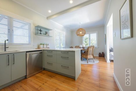 Photo of property in 29 Cambridge Road, Riverhead, 0820