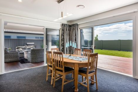 Photo of property in 32 Pelorus Avenue, Poraiti, Napier, 4112