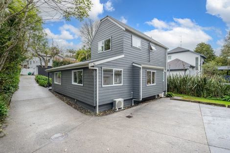 Photo of property in 92a Beach Road, Mellons Bay, Auckland, 2014