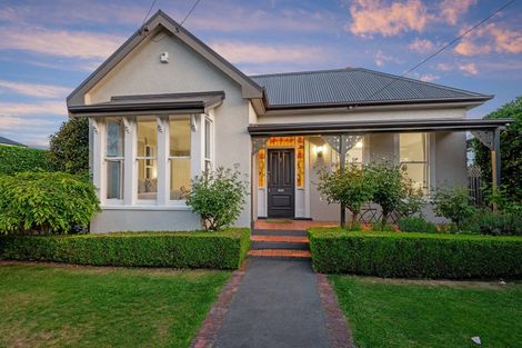 Photo of property in 14 Weston Road, St Albans, Christchurch, 8052