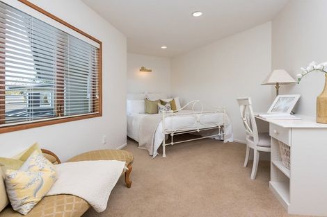 Photo of property in 59 Marine Parade, Mellons Bay, Auckland, 2014