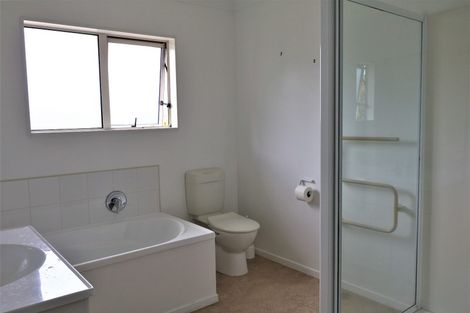 Photo of property in 211 Westchester Drive, Churton Park, Wellington, 6037