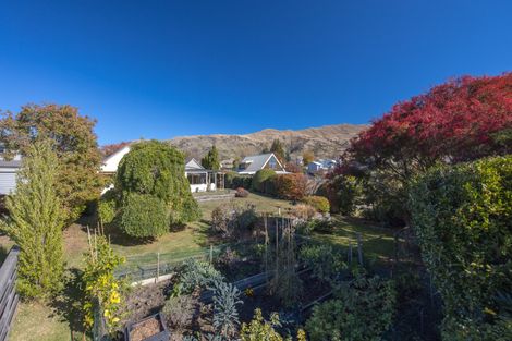 Photo of property in 8 Kennedy Crescent, Wanaka, 9305