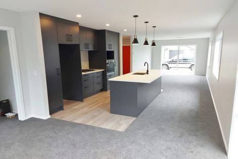 Photo of property in 4 Thornbury Lane, Timberlea, Upper Hutt, 5018