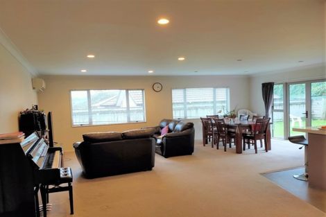 Photo of property in 39 Speldhurst Grove, Stokes Valley, Lower Hutt, 5019