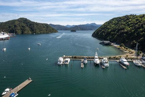 Photo of property in Oxleys Rock Apartments, 303/6 London Quay, Picton, 7220