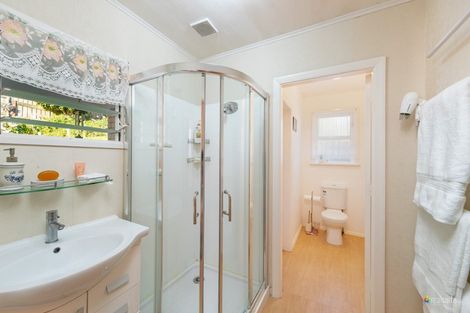 Photo of property in 19 Omega Street, Newlands, Wellington, 6037