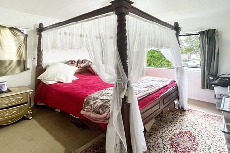 Photo of property in 86 Hillcrest Drive, Kelvin Grove, Palmerston North, 4414