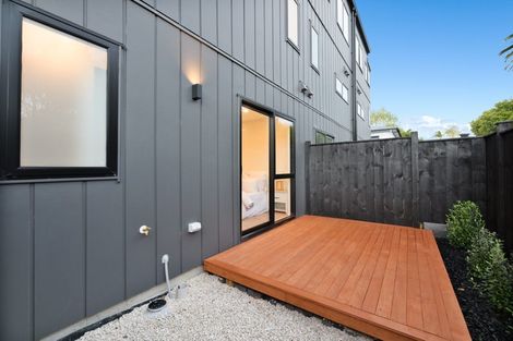 Photo of property in 24f Essex Street, Te Atatu South, Auckland, 0610