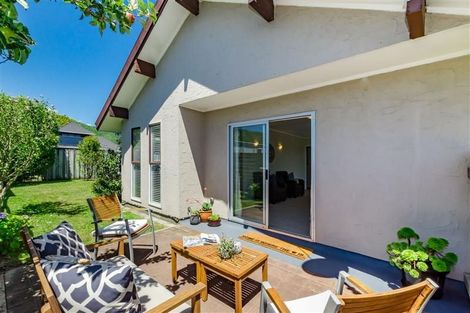 Photo of property in 2a Stuart Street, Waikanae, 5036