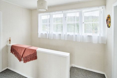 Photo of property in 68 Churton Crescent, Taita, Lower Hutt, 5011