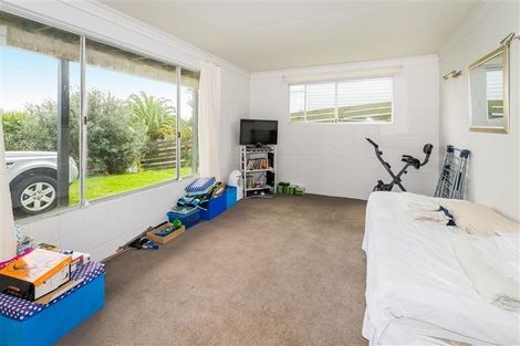 Photo of property in 12 William Souter Street, Forrest Hill, Auckland, 0620
