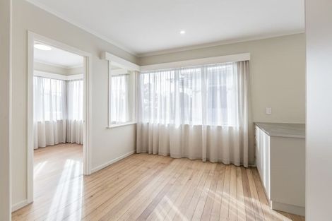 Photo of property in 33 Vipond Road, Stanmore Bay, Whangaparaoa, 0932