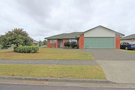 Photo of property in 27 Sandwick Drive, Weymouth, Auckland, 2103